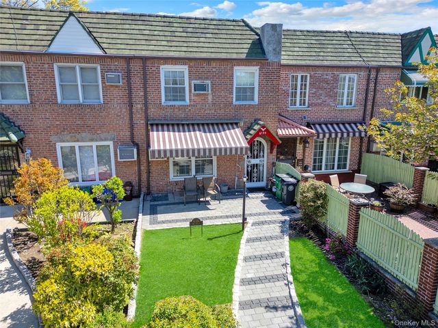 61-05 78th Street, Middle Village, NY 11379