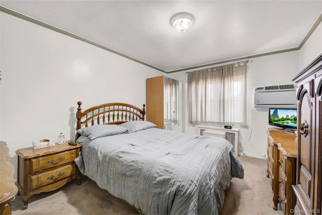 61-05 78th Street, Middle Village, NY 11379