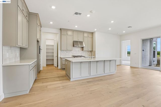 1087 Riverbend Drive, Brentwood, CA 94513
