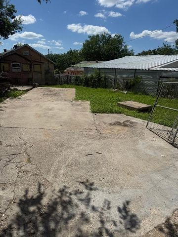 3204 Prospect Avenue, Fort Worth, TX 76106