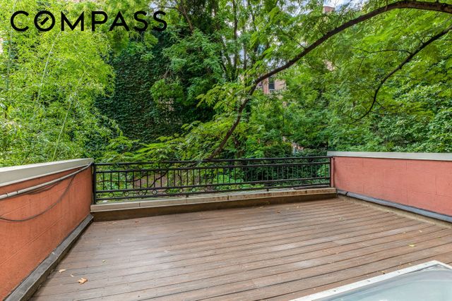 222 E 32nd Street, New York City, NY 10016