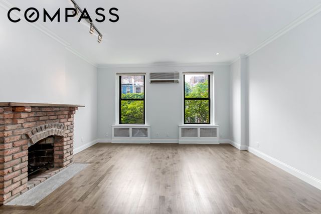 222 E 32nd Street, New York City, NY 10016