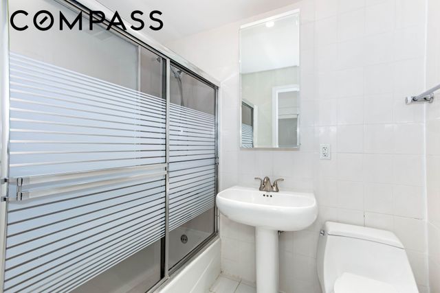 222 E 32nd Street, New York City, NY 10016