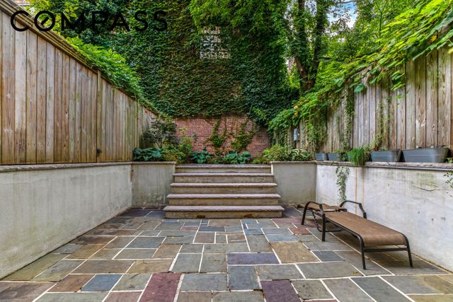222 E 32nd Street, New York City, NY 10016