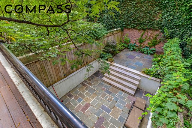 222 E 32nd Street, New York City, NY 10016