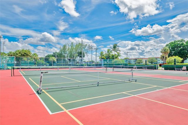 9320 S Hollybrook Lake Dr 108, Pembroke Pines, FL 33025