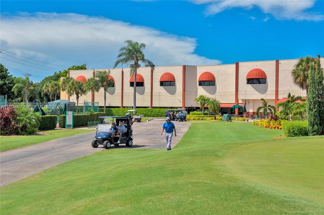 9320 S Hollybrook Lake Dr 108, Pembroke Pines, FL 33025