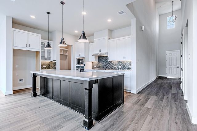 145 Peninsula Point Drive, Montgomery, TX 77356