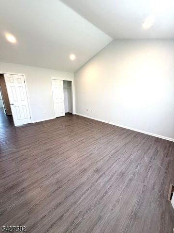 111 Columbus Dr, Franklin Twp., NJ 08823