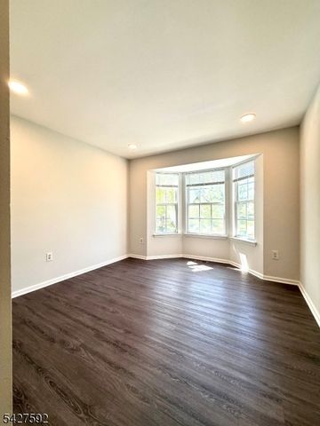 111 Columbus Dr, Franklin Twp., NJ 08823