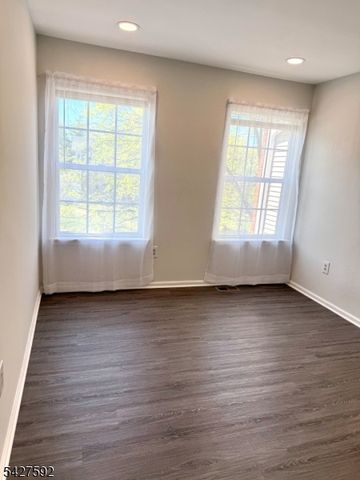 111 Columbus Dr, Franklin Twp., NJ 08823