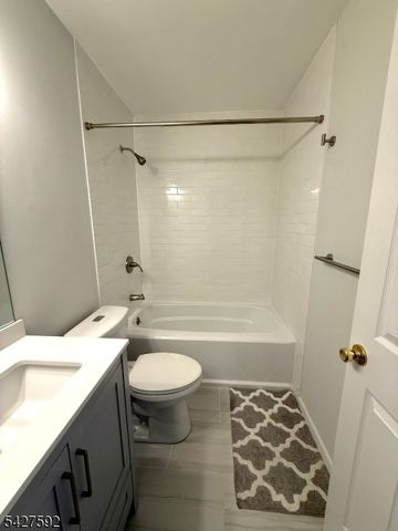 111 Columbus Dr, Franklin Twp., NJ 08823