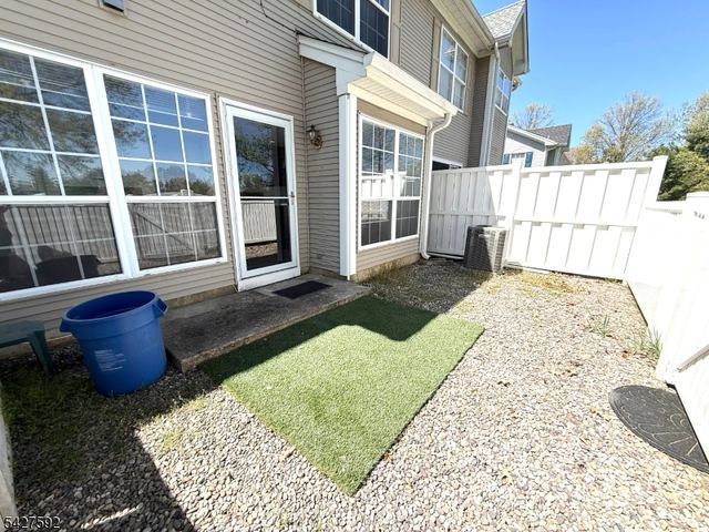 111 Columbus Dr, Franklin Twp., NJ 08823