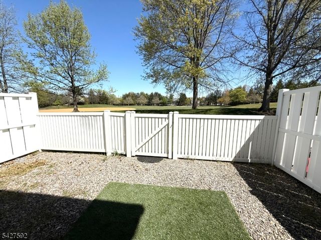 111 Columbus Dr, Franklin Twp., NJ 08823