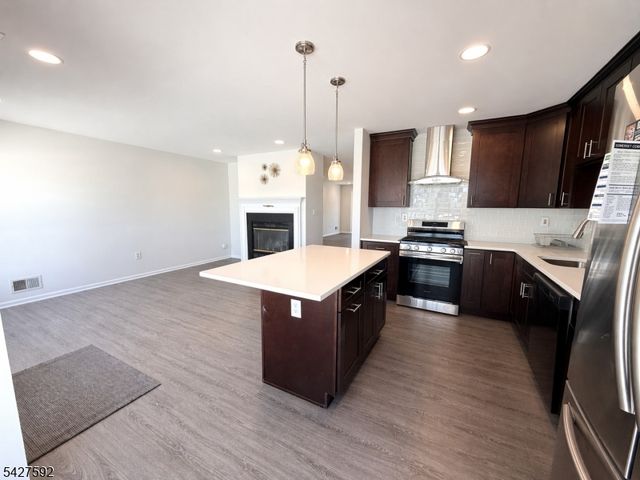 111 Columbus Dr, Franklin Twp., NJ 08823