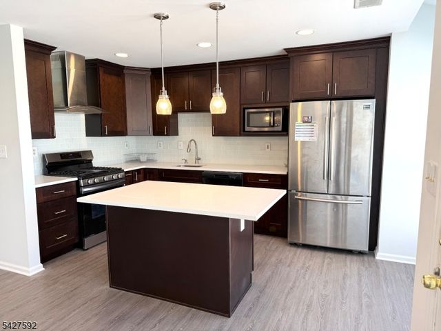 111 Columbus Dr, Franklin Twp., NJ 08823