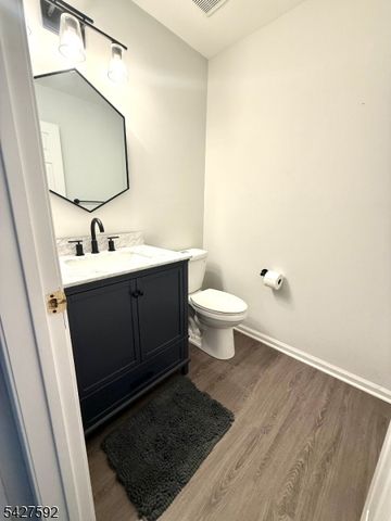 111 Columbus Dr, Franklin Twp., NJ 08823