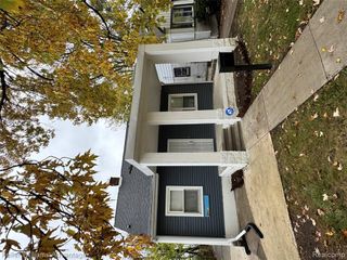 8841 Auburn Street, Detroit, MI 48228