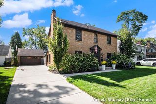 2350 Englewood Drive, East Grand Rapids, MI 49506