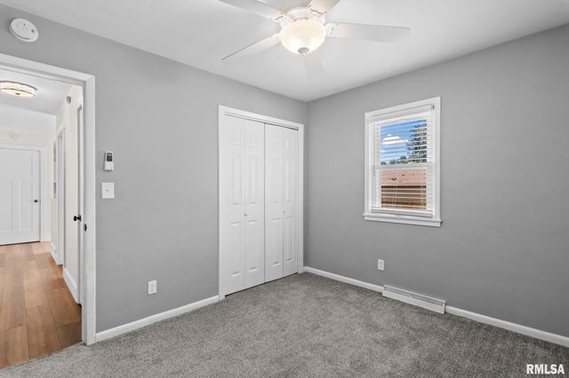 2 ROYAL Drive, Sherman, IL 62684