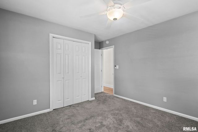2 ROYAL Drive, Sherman, IL 62684