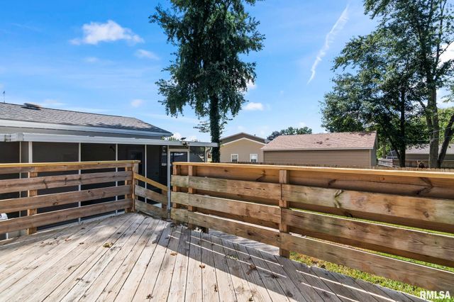 2 ROYAL Drive, Sherman, IL 62684