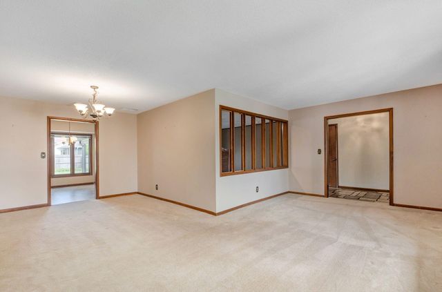 2025 E Shady Glen Drive, Springfield, MO 65804