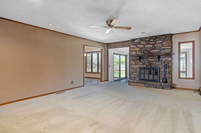 2025 E Shady Glen Drive, Springfield, MO 65804