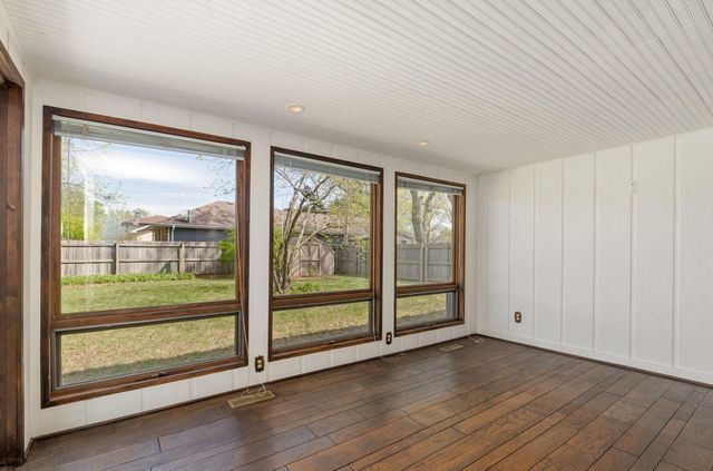 2025 E Shady Glen Drive, Springfield, MO 65804