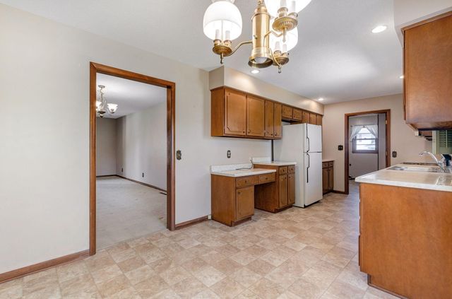 2025 E Shady Glen Drive, Springfield, MO 65804