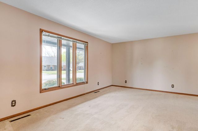 2025 E Shady Glen Drive, Springfield, MO 65804