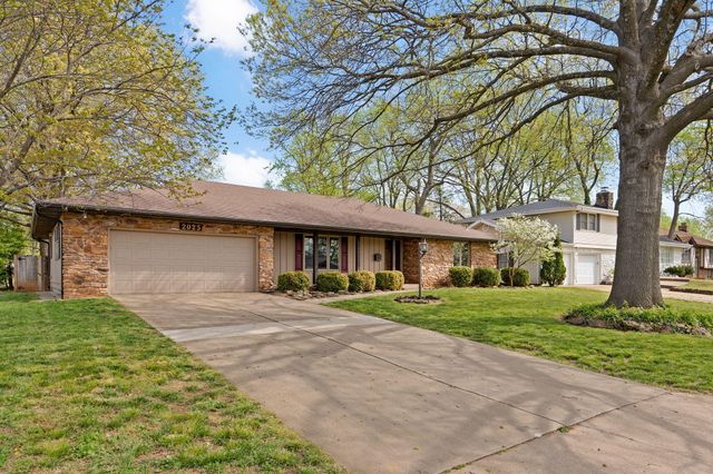 2025 E Shady Glen Drive, Springfield, MO 65804