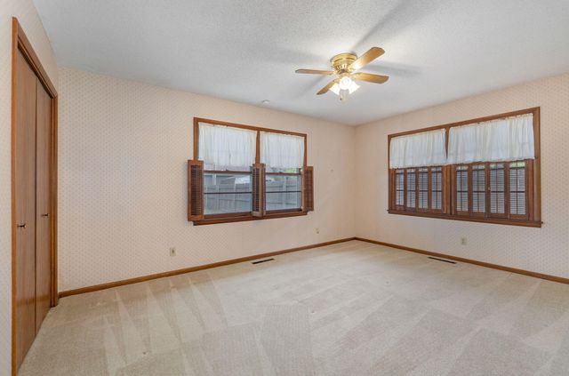 2025 E Shady Glen Drive, Springfield, MO 65804