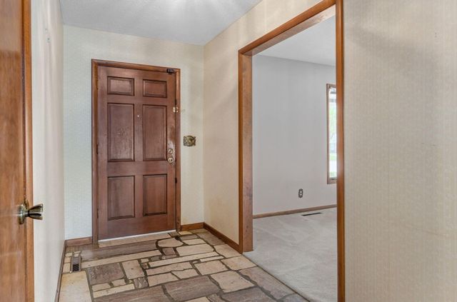 2025 E Shady Glen Drive, Springfield, MO 65804