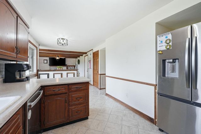 1102 Heritage Lane, Angola, IN 46703
