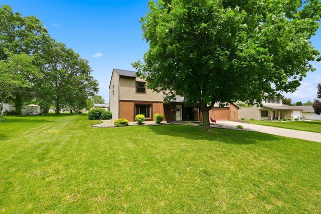1102 Heritage Lane, Angola, IN 46703