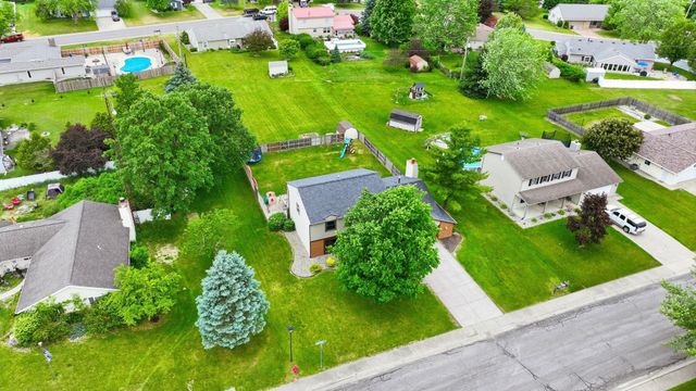 1102 Heritage Lane, Angola, IN 46703