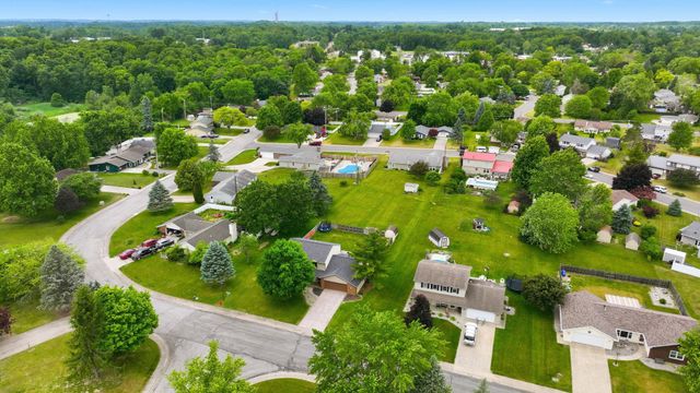 1102 Heritage Lane, Angola, IN 46703