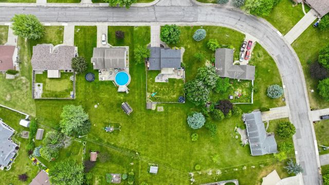 1102 Heritage Lane, Angola, IN 46703