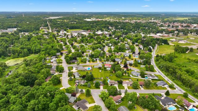 1102 Heritage Lane, Angola, IN 46703