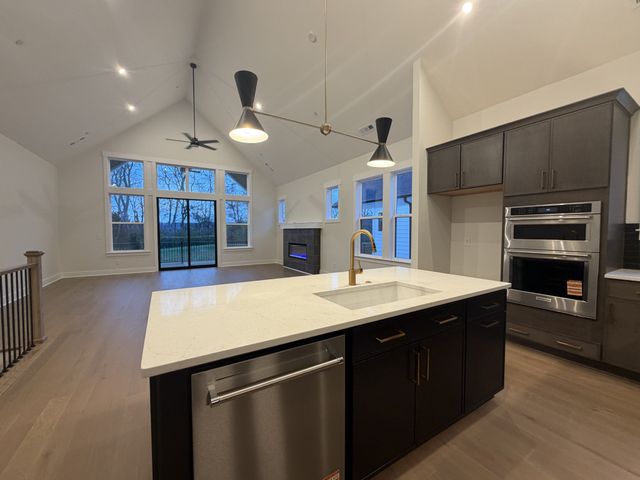 2080 Conductor Ln, Thompsons Station, TN 37179