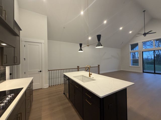 2080 Conductor Ln, Thompsons Station, TN 37179