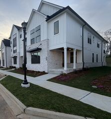 2080 Conductor Ln, Thompsons Station, TN 37179