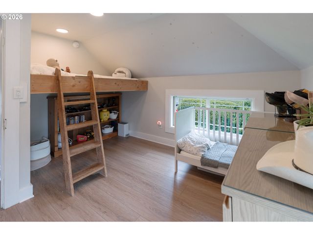 436 Nw TERRITORIAL Rd, Canby, OR 97013