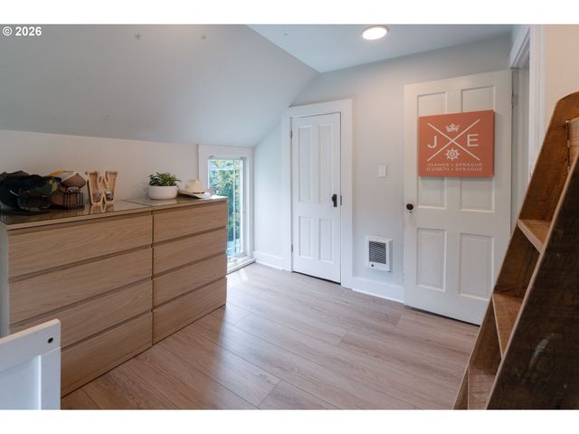 436 Nw TERRITORIAL Rd, Canby, OR 97013