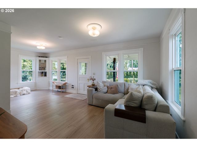 436 Nw TERRITORIAL Rd, Canby, OR 97013