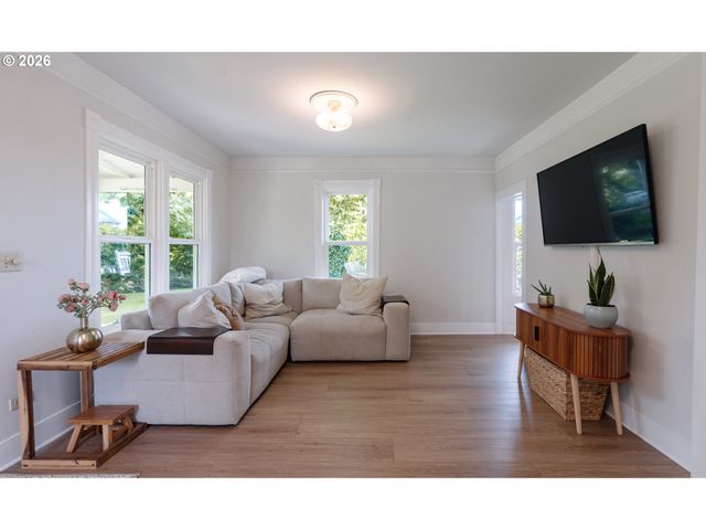 436 Nw TERRITORIAL Rd, Canby, OR 97013