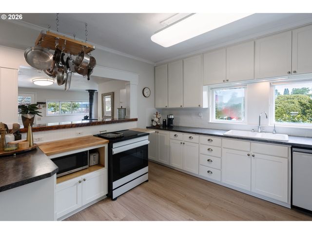 436 Nw TERRITORIAL Rd, Canby, OR 97013