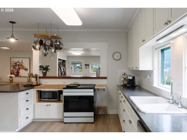 436 Nw TERRITORIAL Rd, Canby, OR 97013
