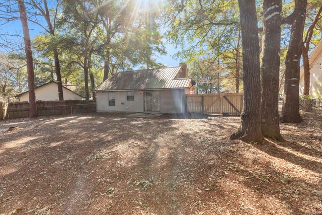 123 Beacons Bend Road, Crestview, FL 32536